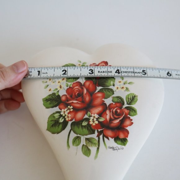 Vintage Heart Shaped Ceramic Jewelry Box - Picture 15 of 16